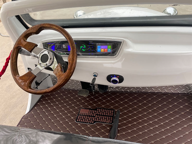 老爺車3排8坐內(nèi)飾